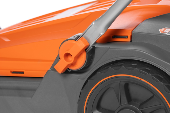 Обеспечивает устойчивость подметальной машины к механическим повреждениям, ударам и воздействию агрессивных сред, продлевая срок службы оборудования и сохраняя его внешний вид даже при интенсивной эксплуатации.